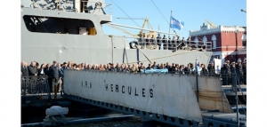 El adiós al "Hércules", buque Veterano de la Guerra de Malvinas
