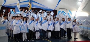 Ex Combatientes de Malvinas, invitados a la promesa de la bandera en escuelas de Río Gallegos