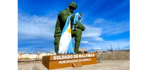 Zapala inaugura el Monumento al Soldado de Malvinas y los comercios se suman a la iniciativa